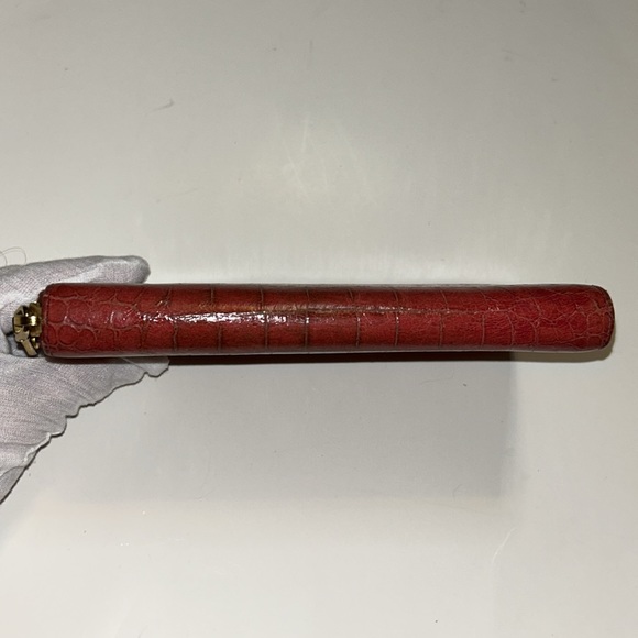 Miu Miu Red Croc-Embossed Zip Wallet - Picture 4 of 12